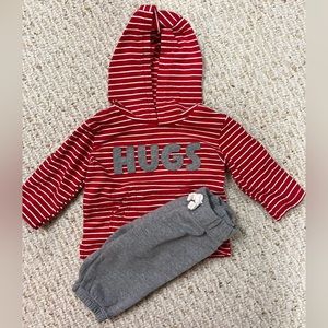Carter’s ‘Hugs’ Sweat Set